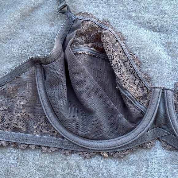 Wacoal Embrace Lace Underwire Bra 65191, Size 34DD - Picture 9 of 14